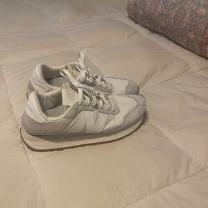 New Balance 237: Womens